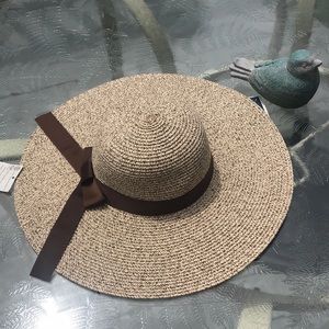 Cute sun hat 🌞 Beige with hint of brown 💐